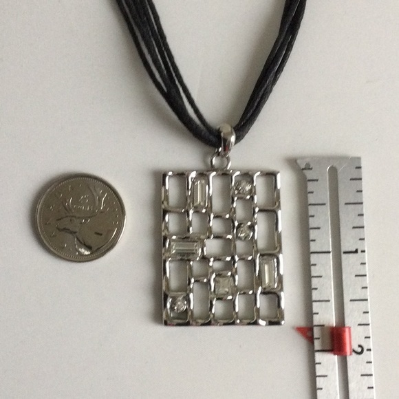Unique Geometric Rhinestone Necklace - Picture 4 of 4